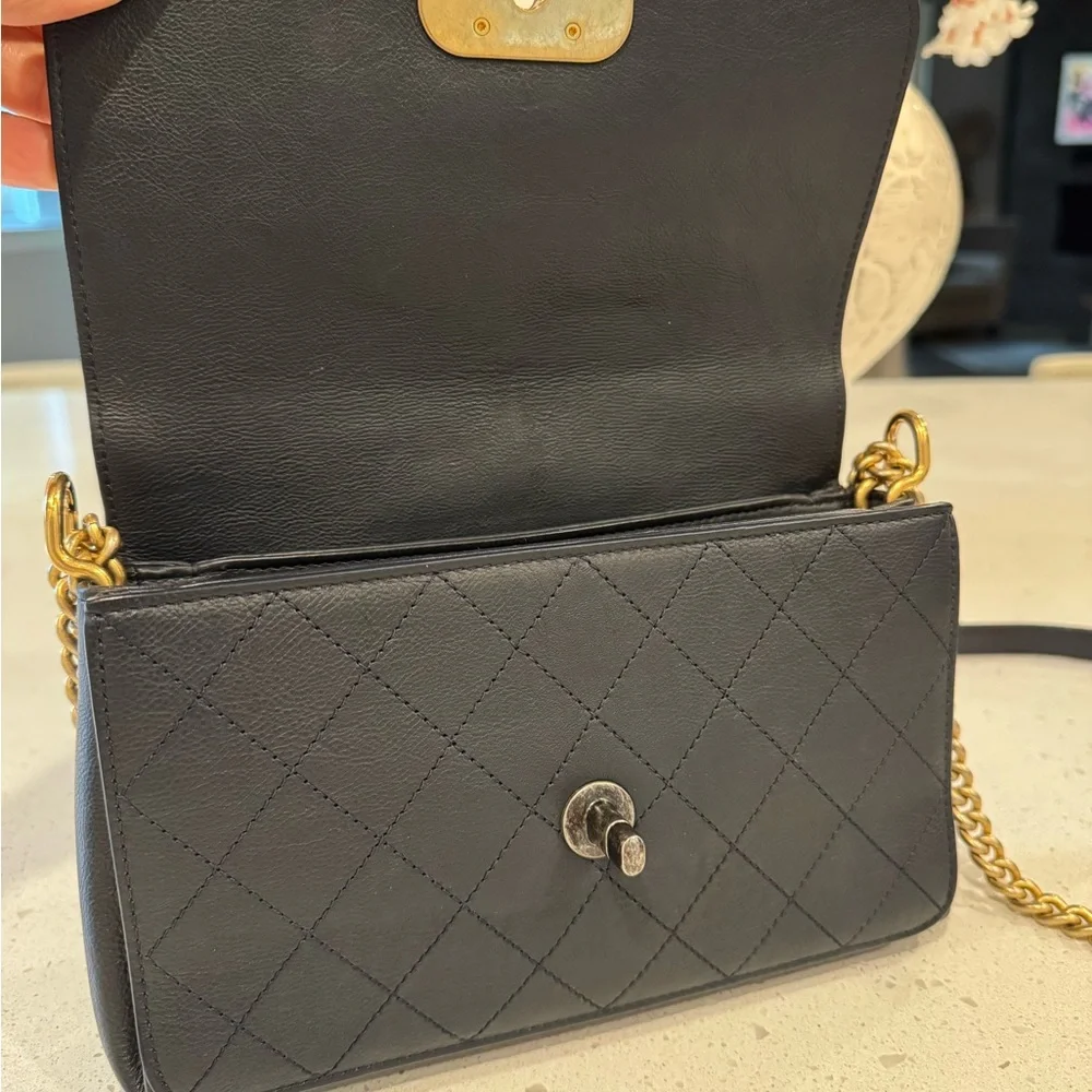 Chanel Quilted Small flap bag with mixed metal CC - Picture 4 of 7